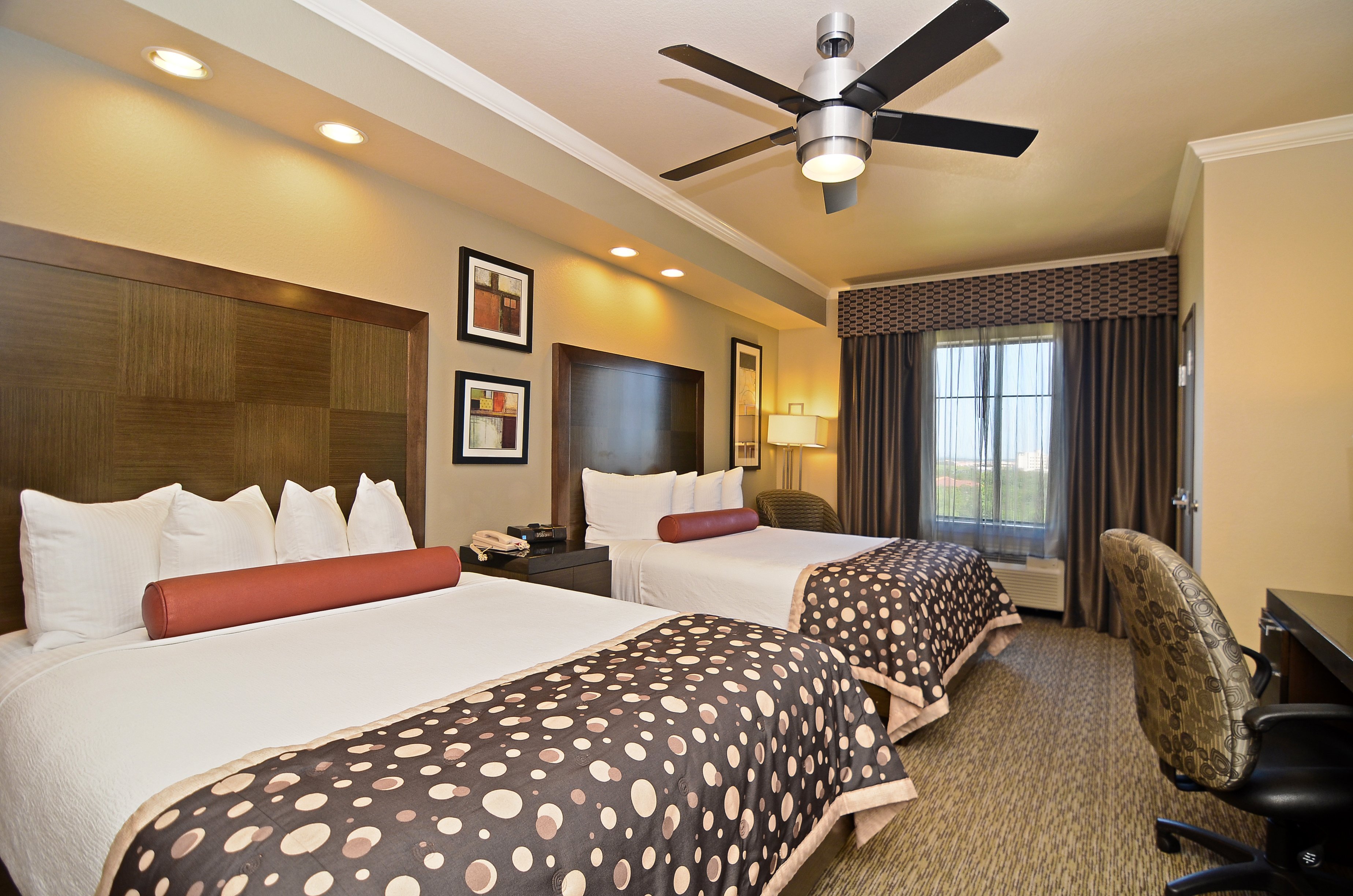 Best Western Premier Crown Chase Inn and Suites 22/70
