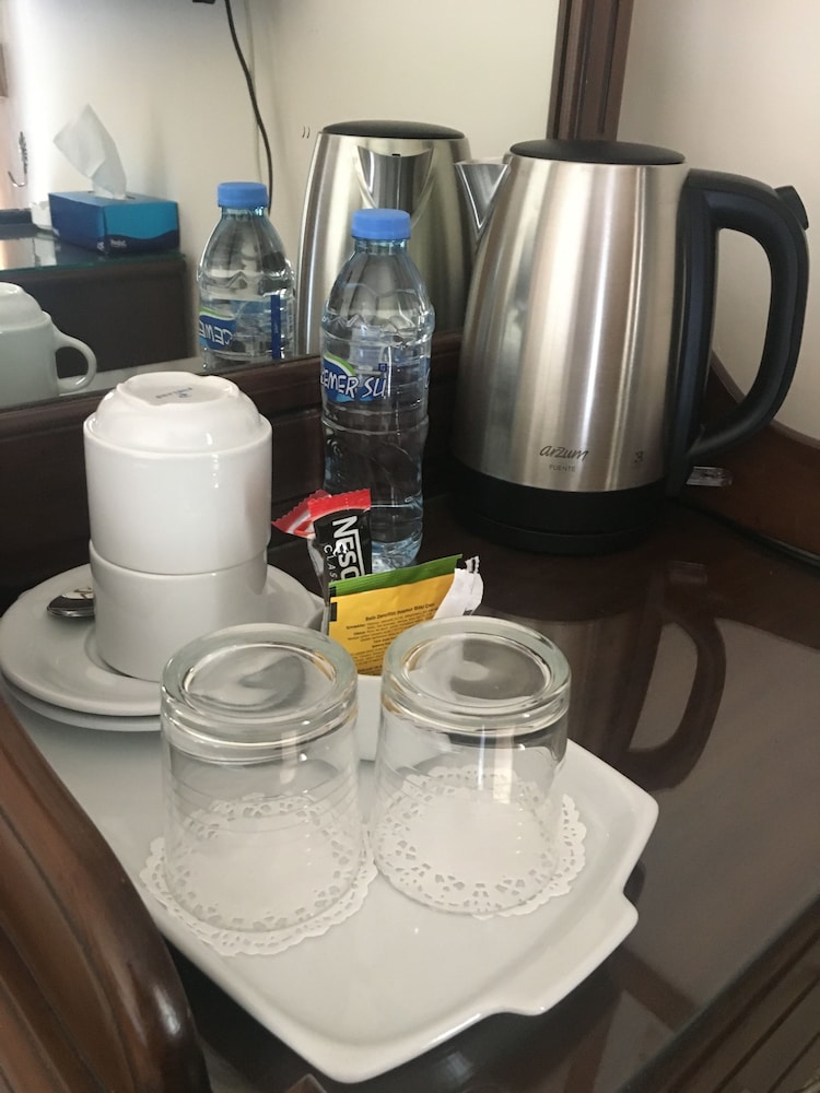 White Pearl Hotel 8/25