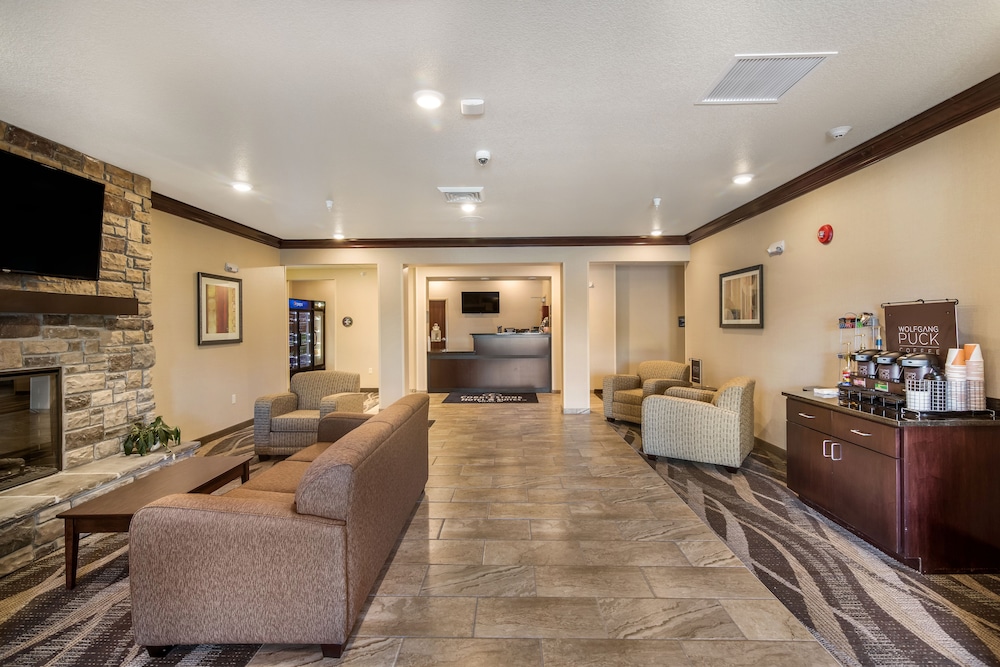 Cobblestone Hotel and Suites Victor 5/52
