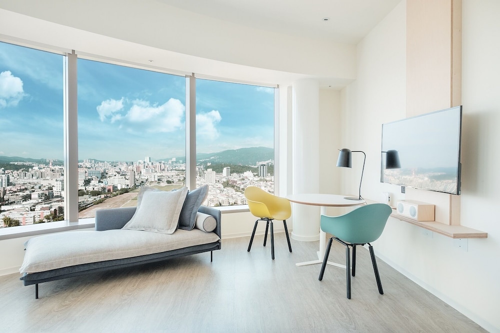 AMBA TAIPEI SONGSHAN 43/58