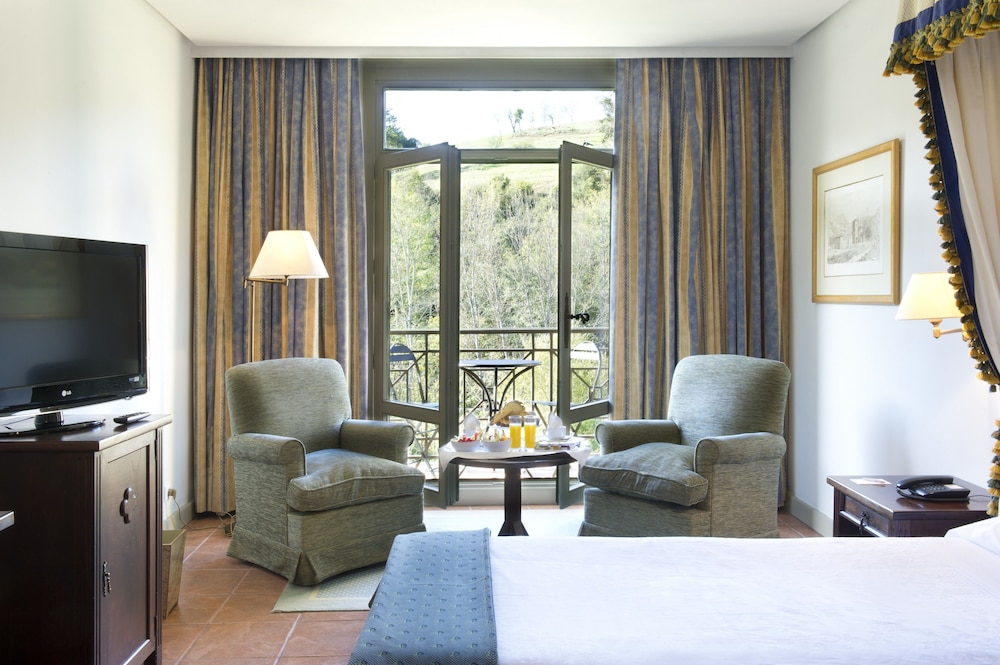 Parador De Cangas De Onis 37/73