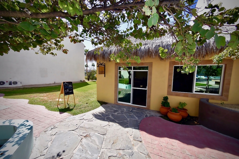 Santa Maria Hotel And Suites 42/47