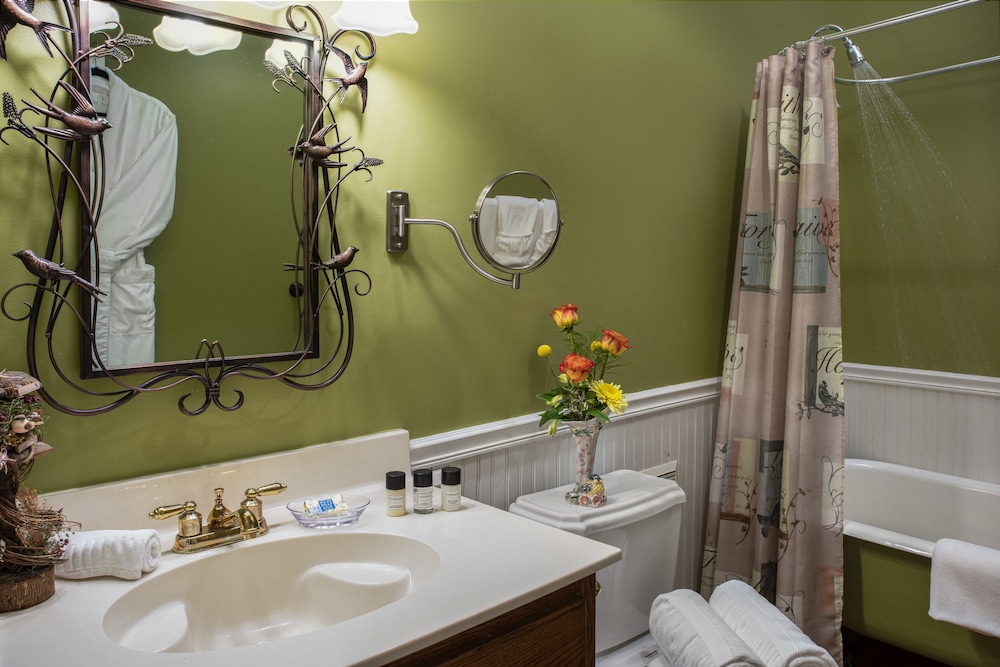 White Oak Manor Bed Breakfast 38/44