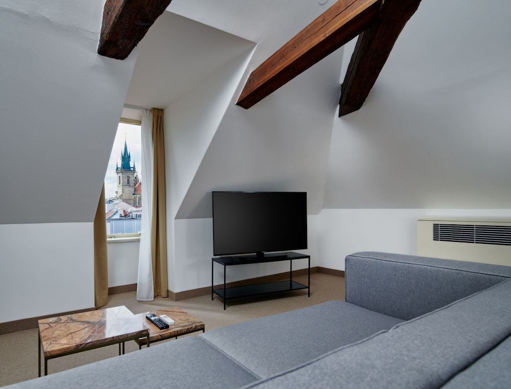 Golden Angel Suites by Adrez Living 47/62