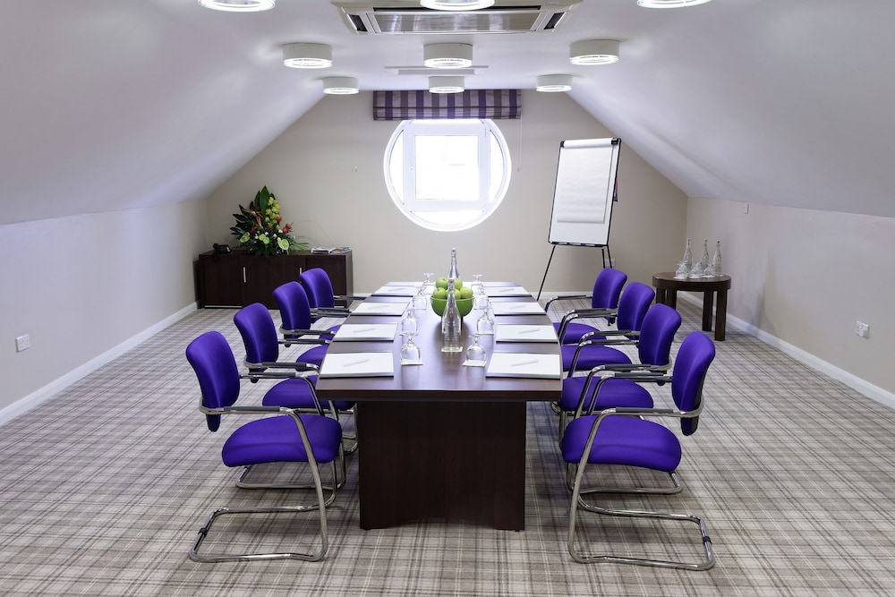 Carrigaline Court Hotel And Leisure Centre 35/41