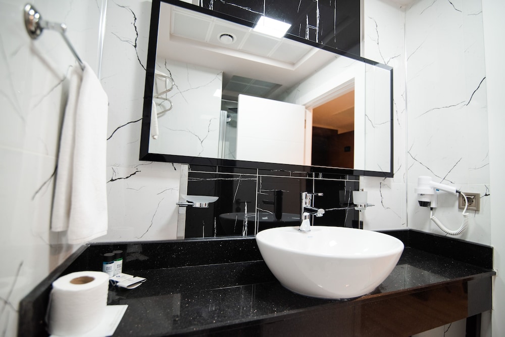 Grand Hotel and Convention Centre Karaman 28/33