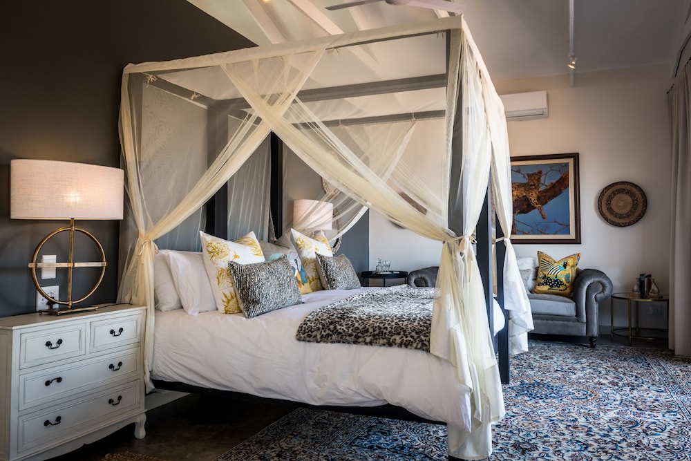 Safari Moon Luxury Bush Lodge 17/50