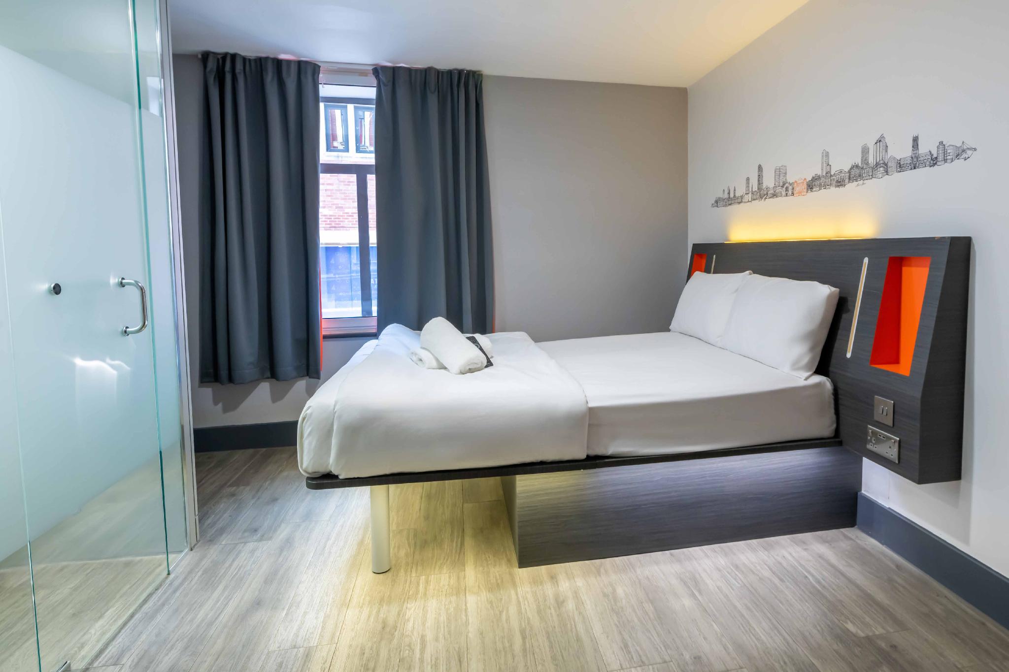 Room, No Window, Accessible