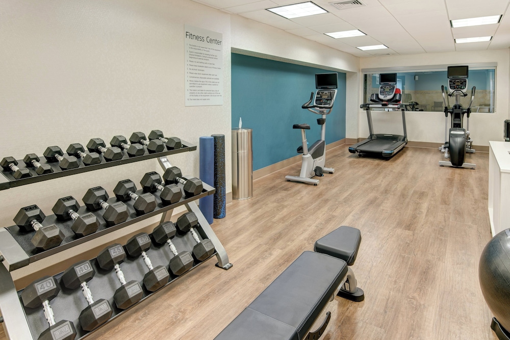 Holiday Inn Express & Suites West Long Branch - Eatontown 49/74