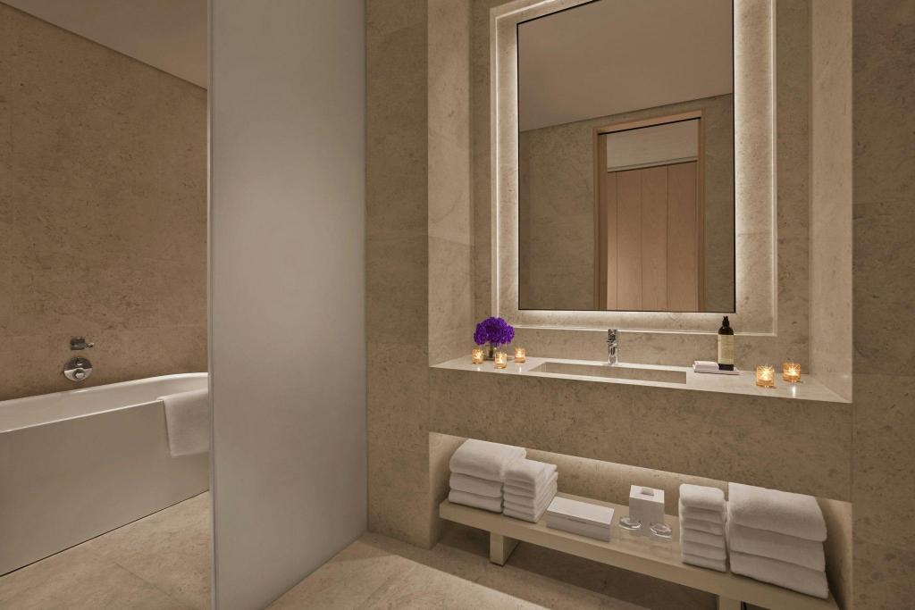 Marina, 1 Bedroom, Suite, King Bed, Terrace