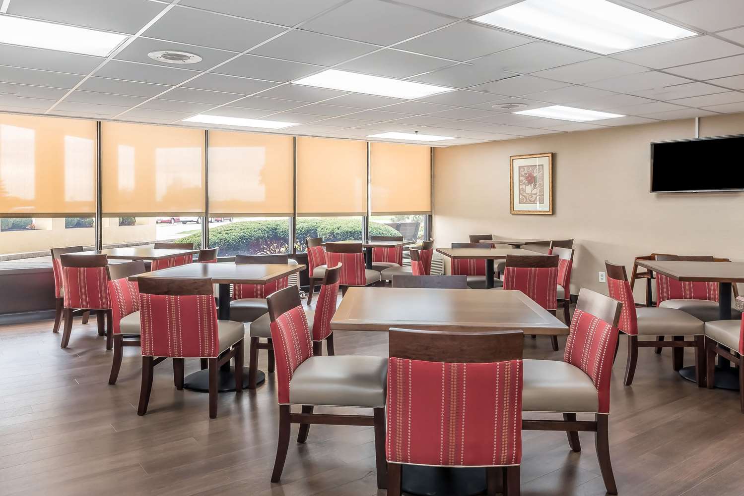Comfort Inn Suites Piqua Near Troy I75 36/44