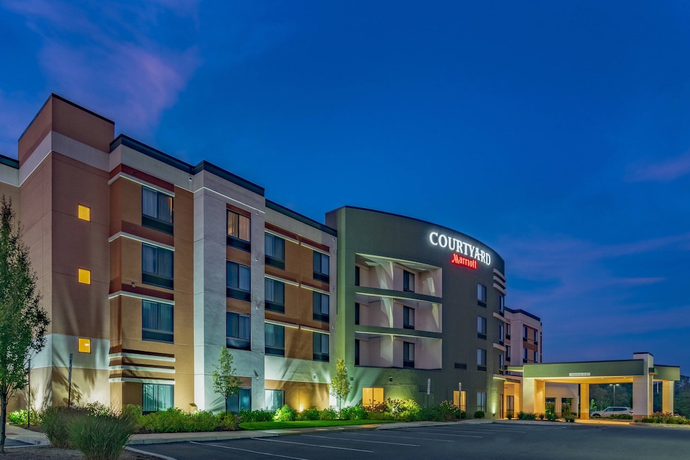 Courtyard by Marriott Wilkes-Barre Arena 1/48