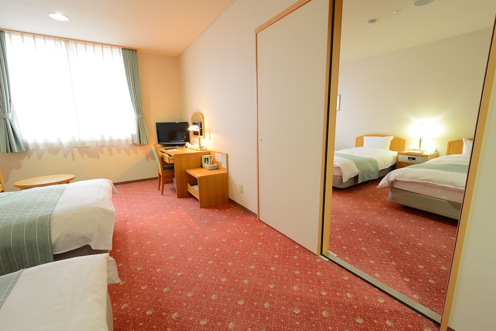 Hotel Lavenir 12/40