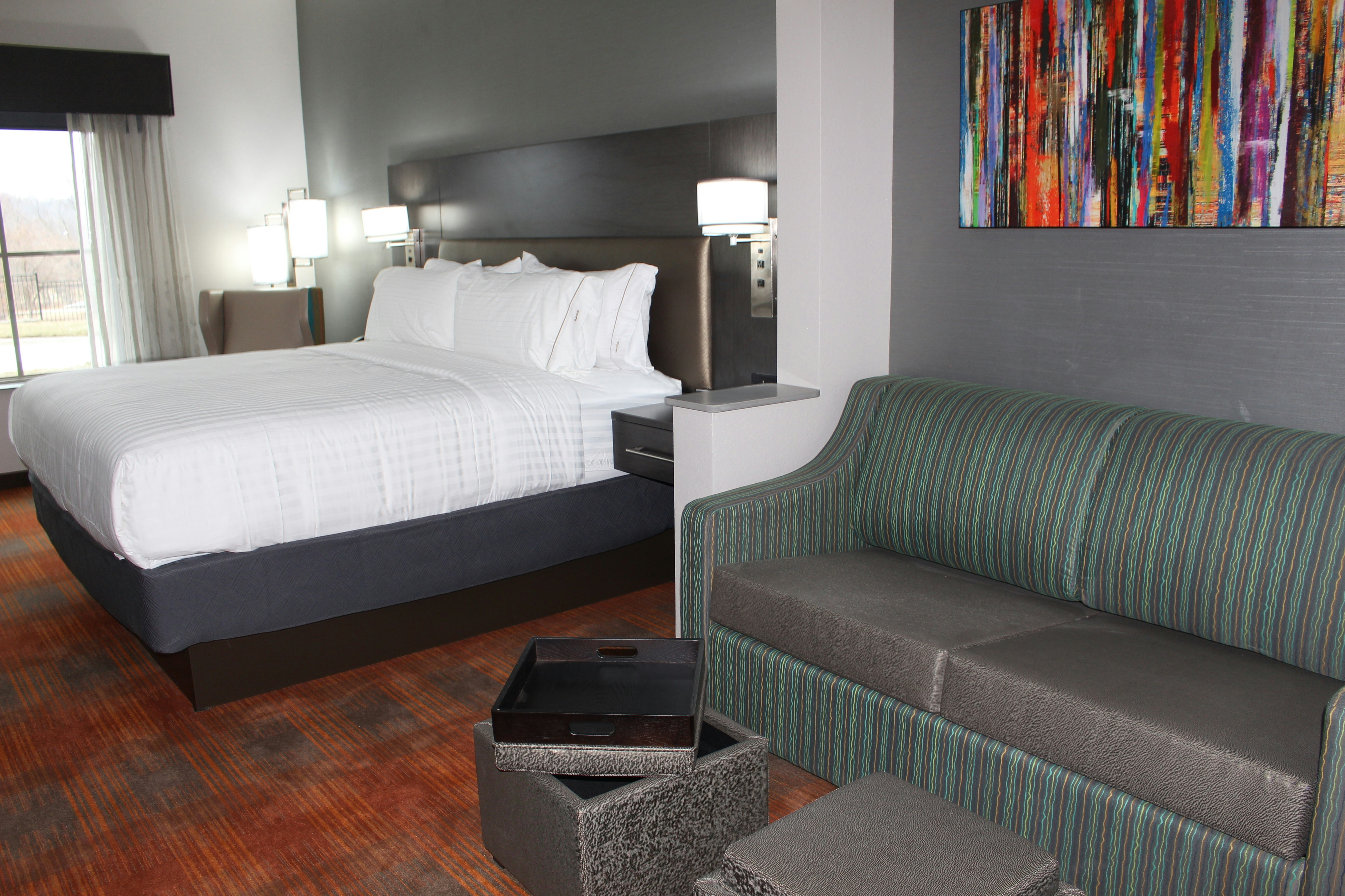 Holiday Inn Express Suites Shawnee Kansas City West 18/67