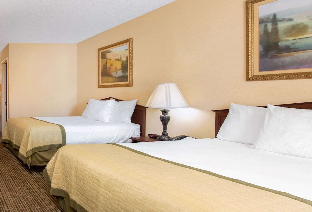 Baymont By Wyndham Easley/Greenville 9/34