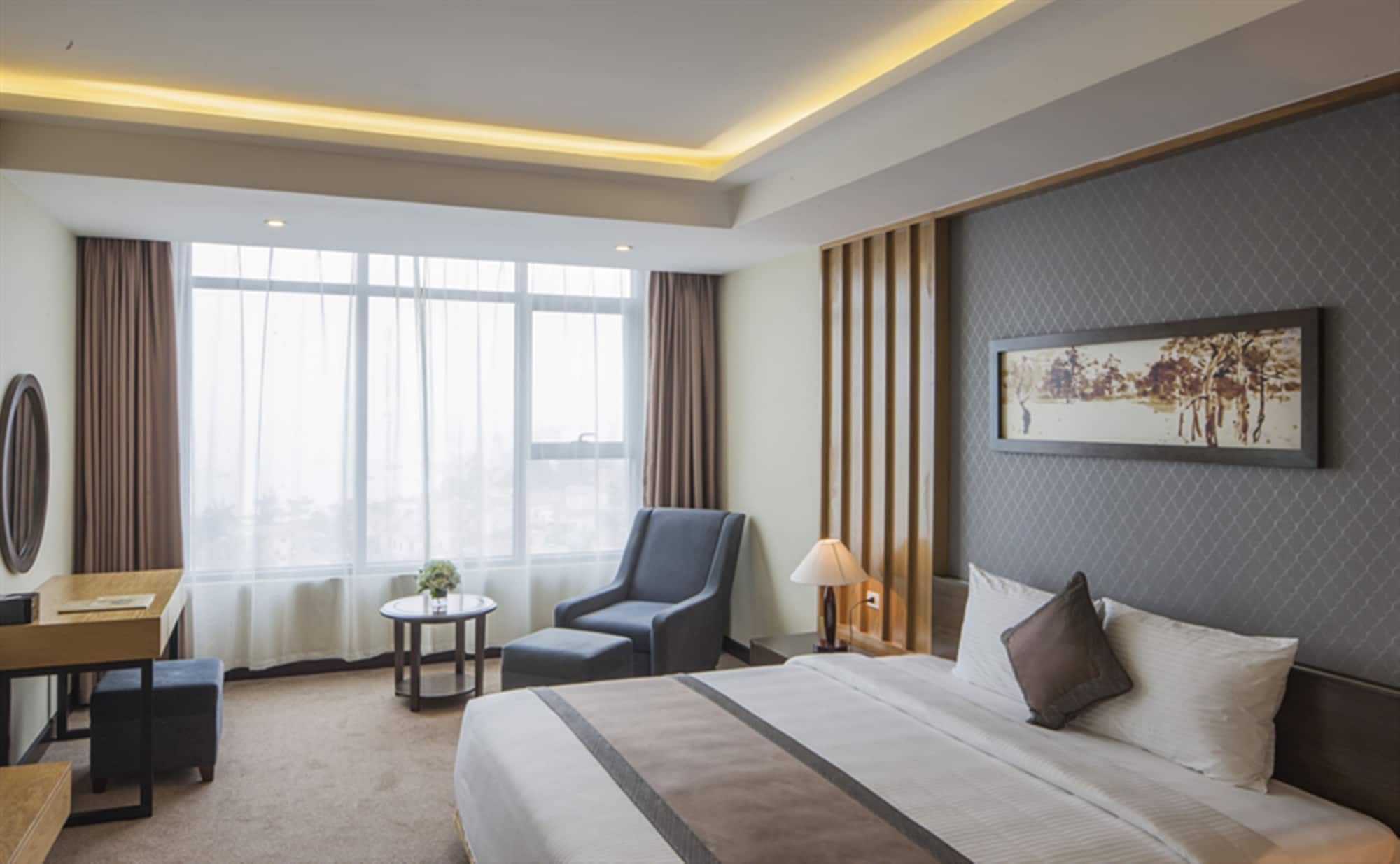 Deluxe, King Bed