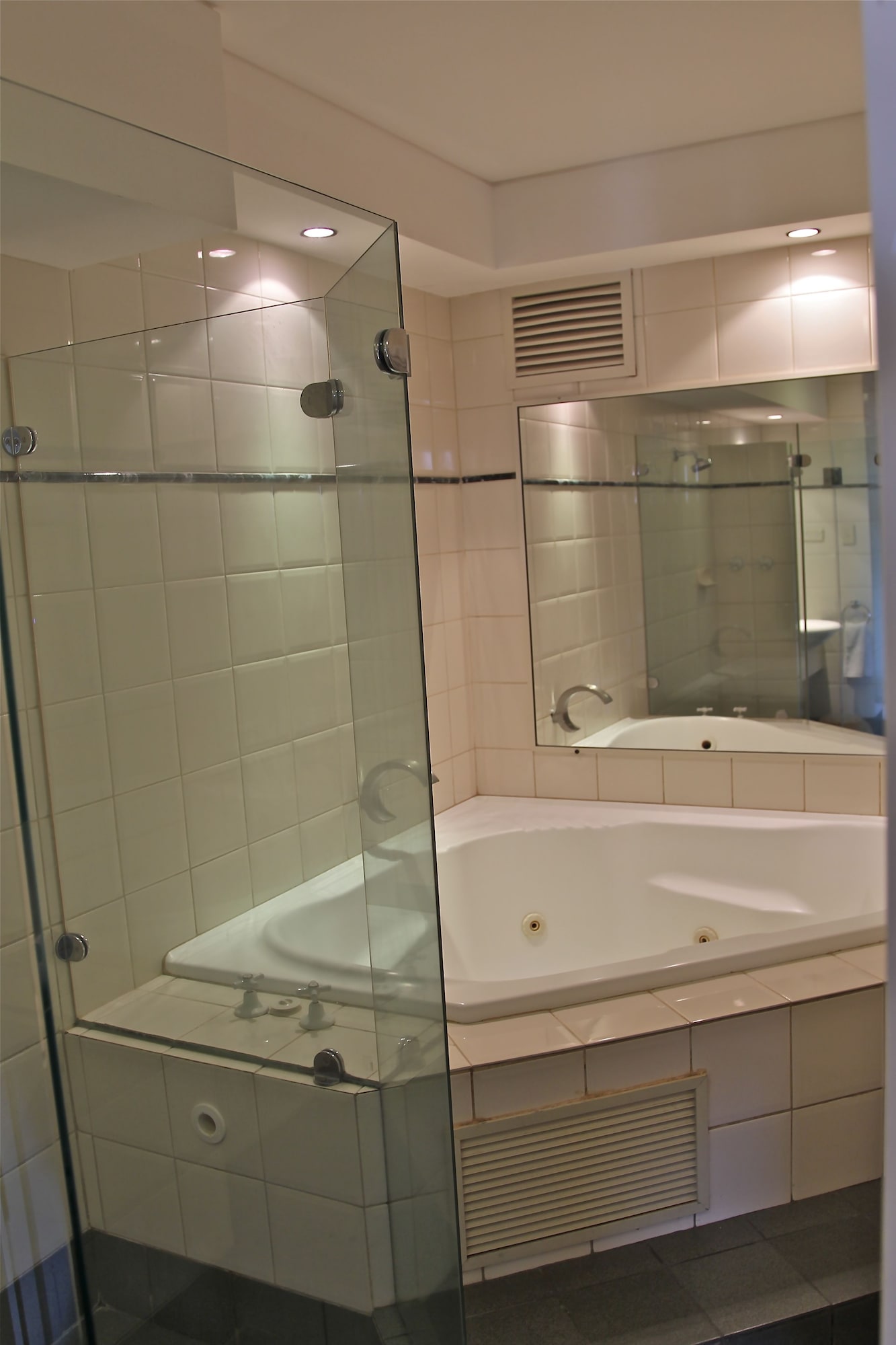 Spa, Suite, King Bed, Queen Bed