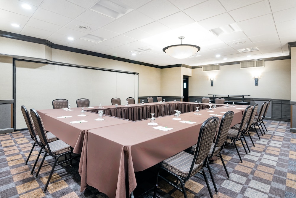 Holiday Inn Johnstown-Gloversville 48/66