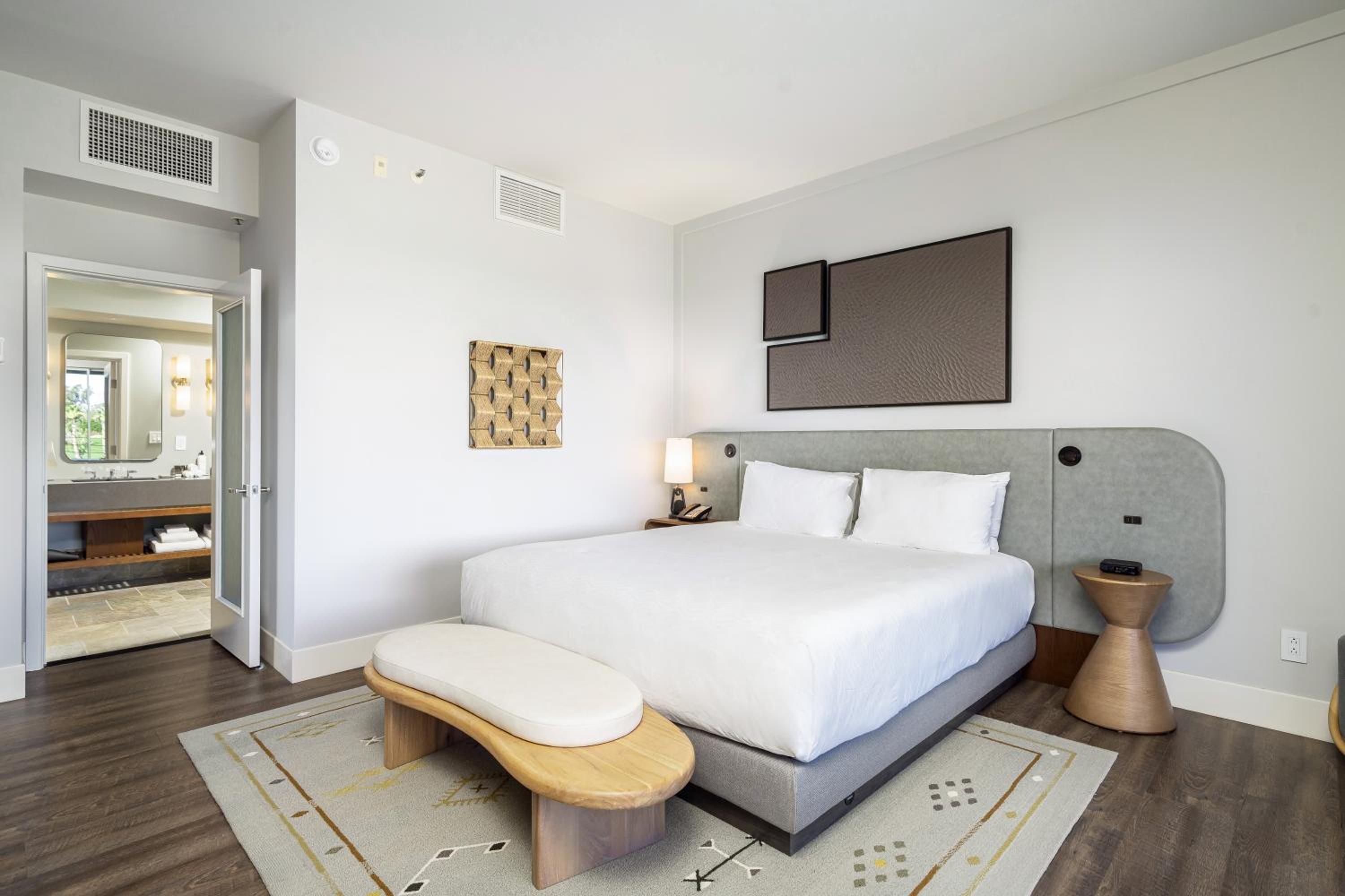 Penthouse Suite, Pool or Golf View