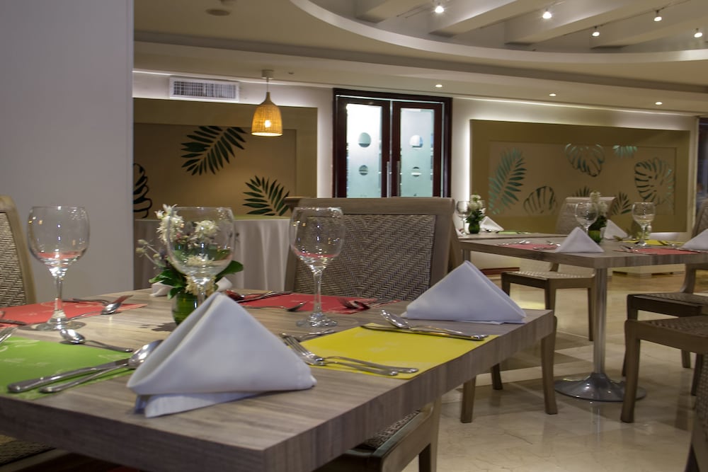 Country International Hotel 42/55