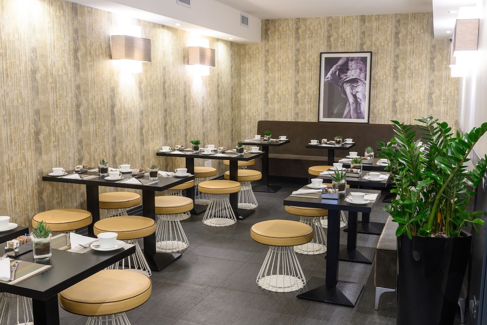 The Republic Hotel 50/59
