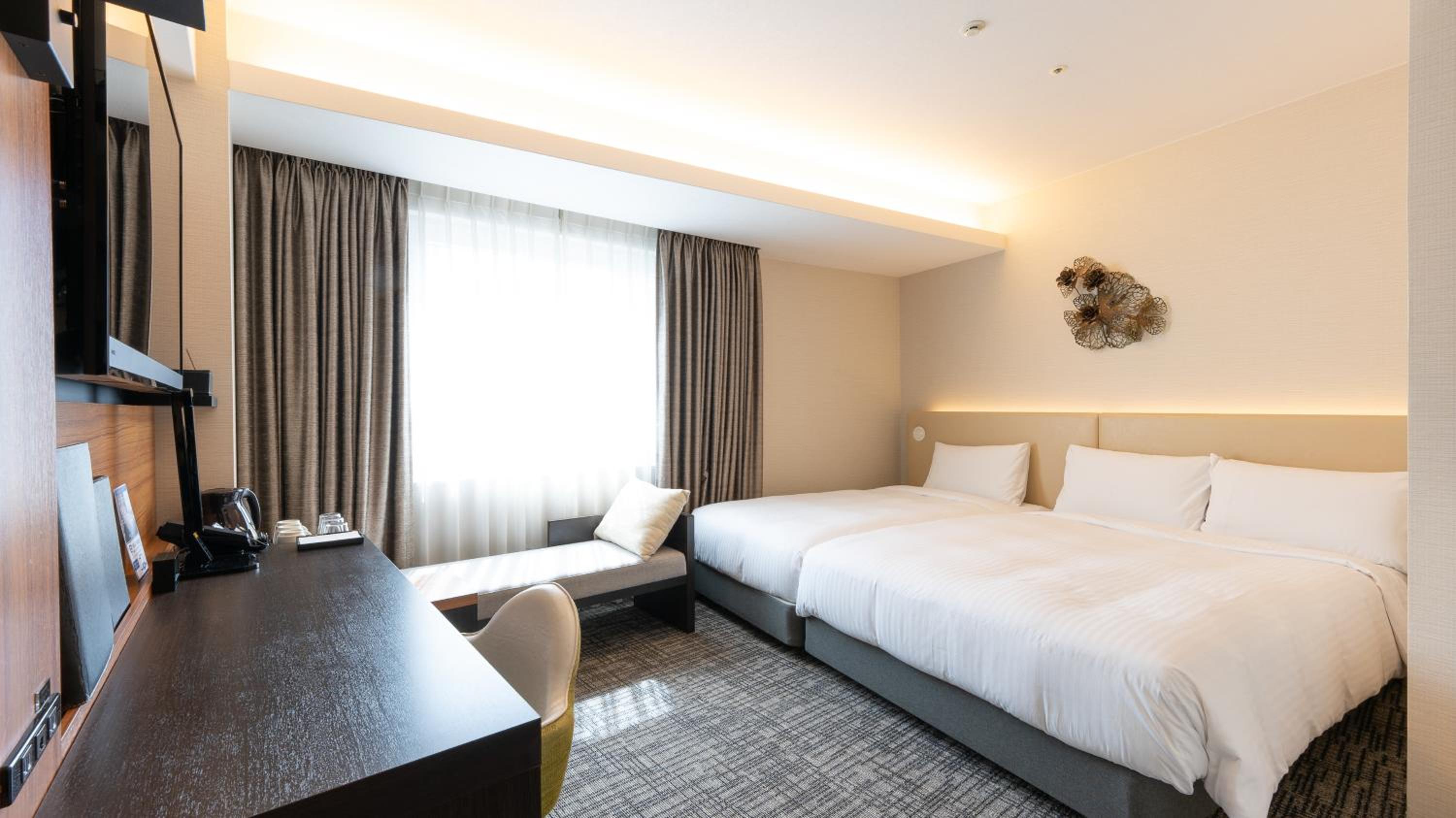غرفة عائلية بسريرين منفصلين لغير المدخنين، Premier Hotel CABIN PRESIDENT Osaka 2/2