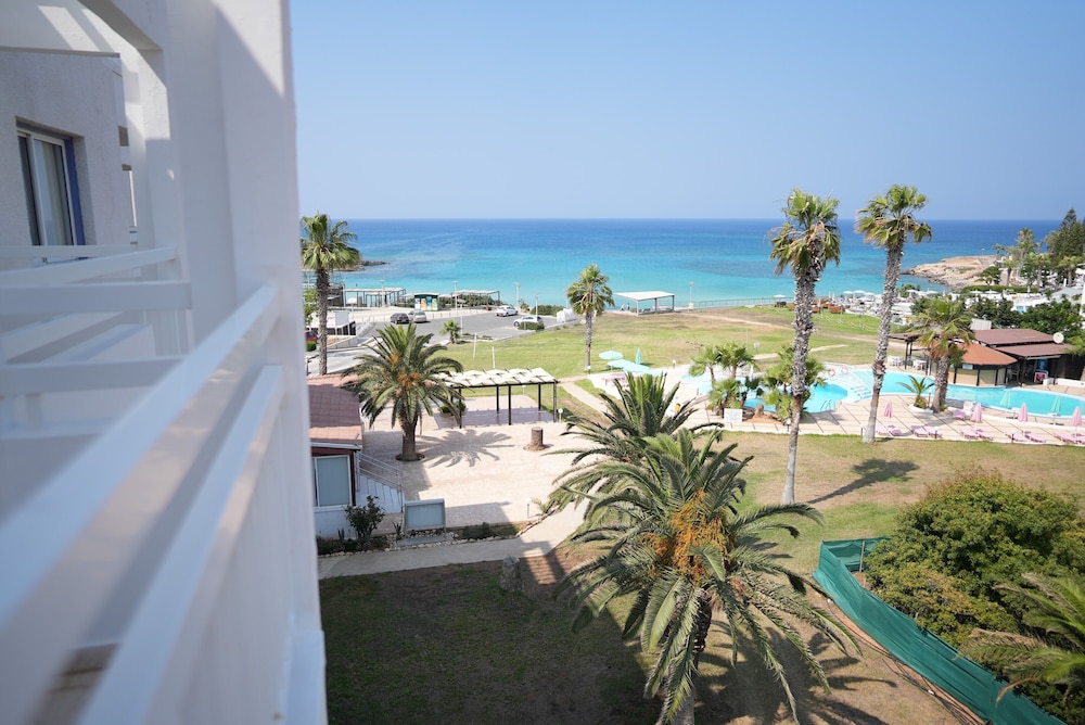 Astreas Beach Hotel 43/50