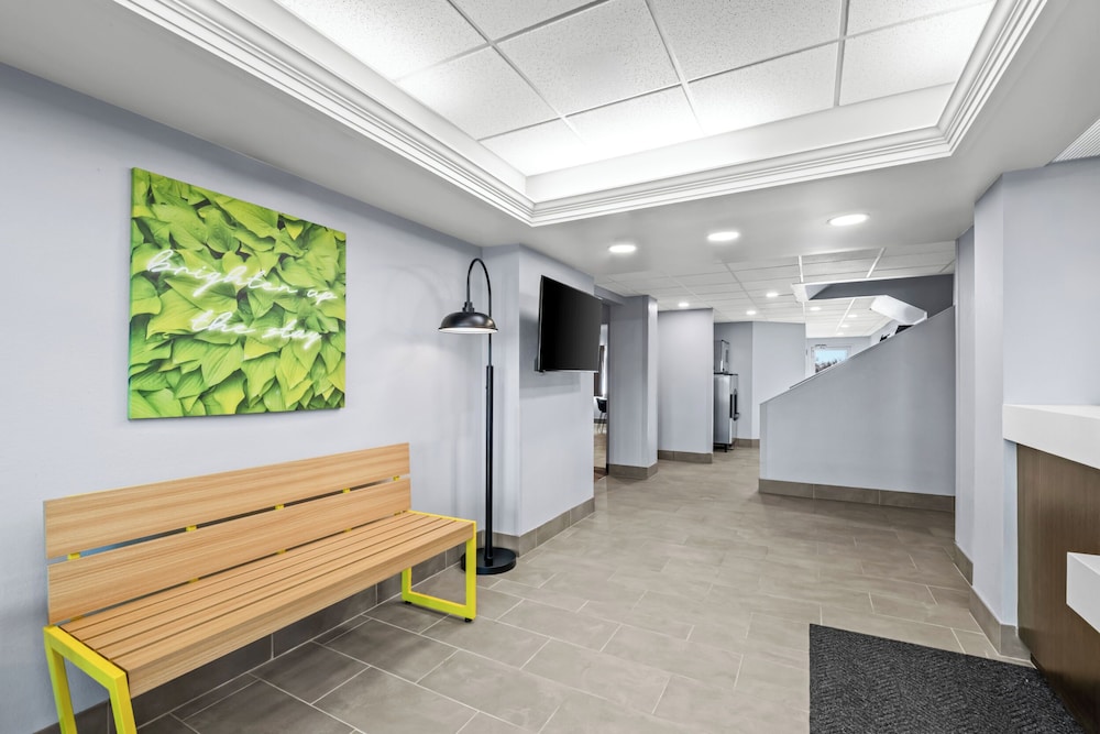 Park Inn by Radisson, Grand Island I-80 26/48