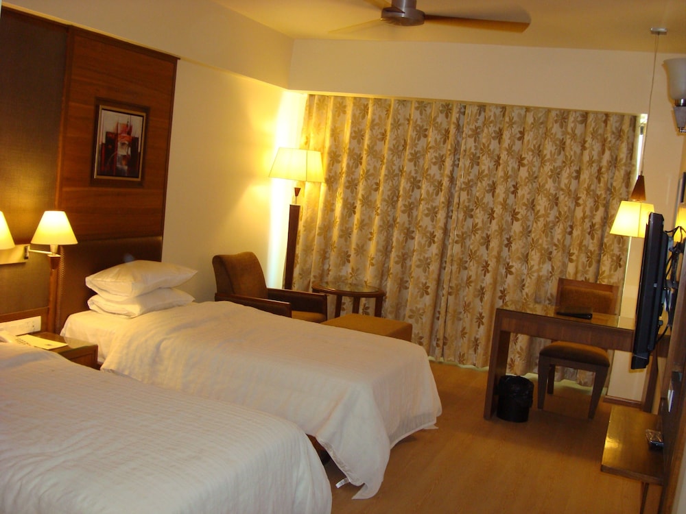 THE PRESIDENT A BOUTIQUE HOTEL 14/36
