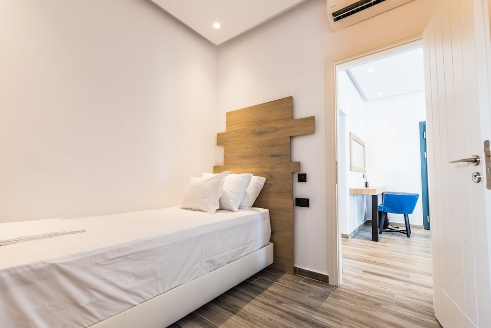 Portes Mykonos Suites And Villas 20/77