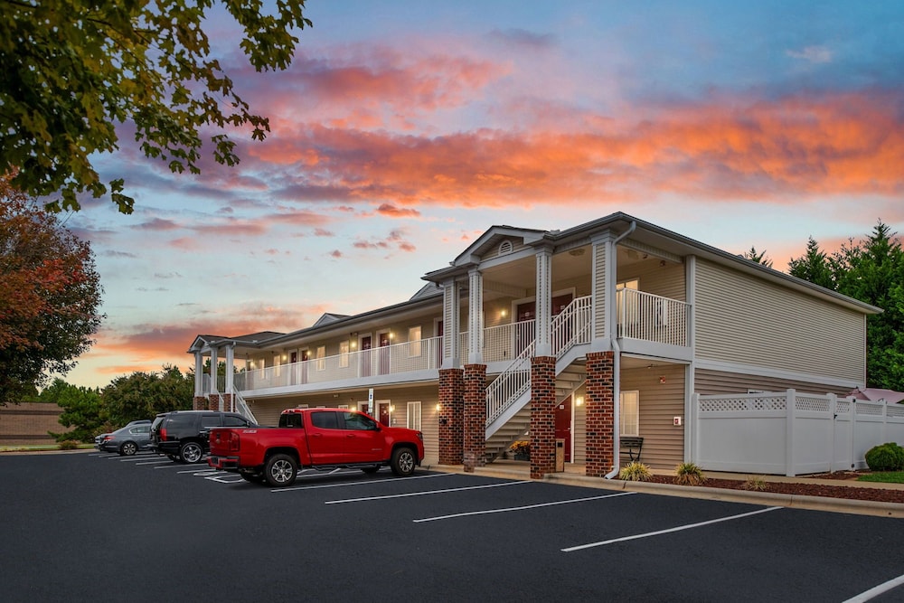 Affordable Suites Hickory/Conover NC Hotel 24/31