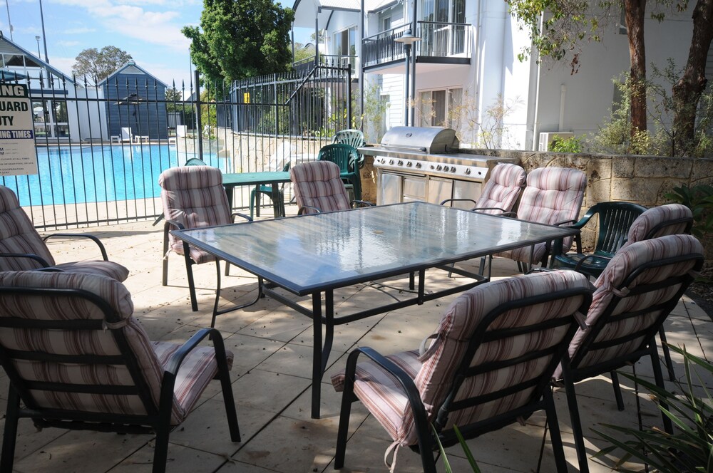 MANDURAH QUAY RESORT 53/72