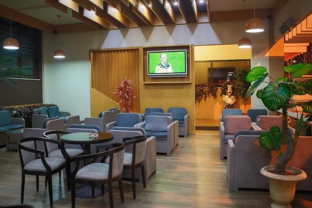 Grand Hotel Elbasan 22/26