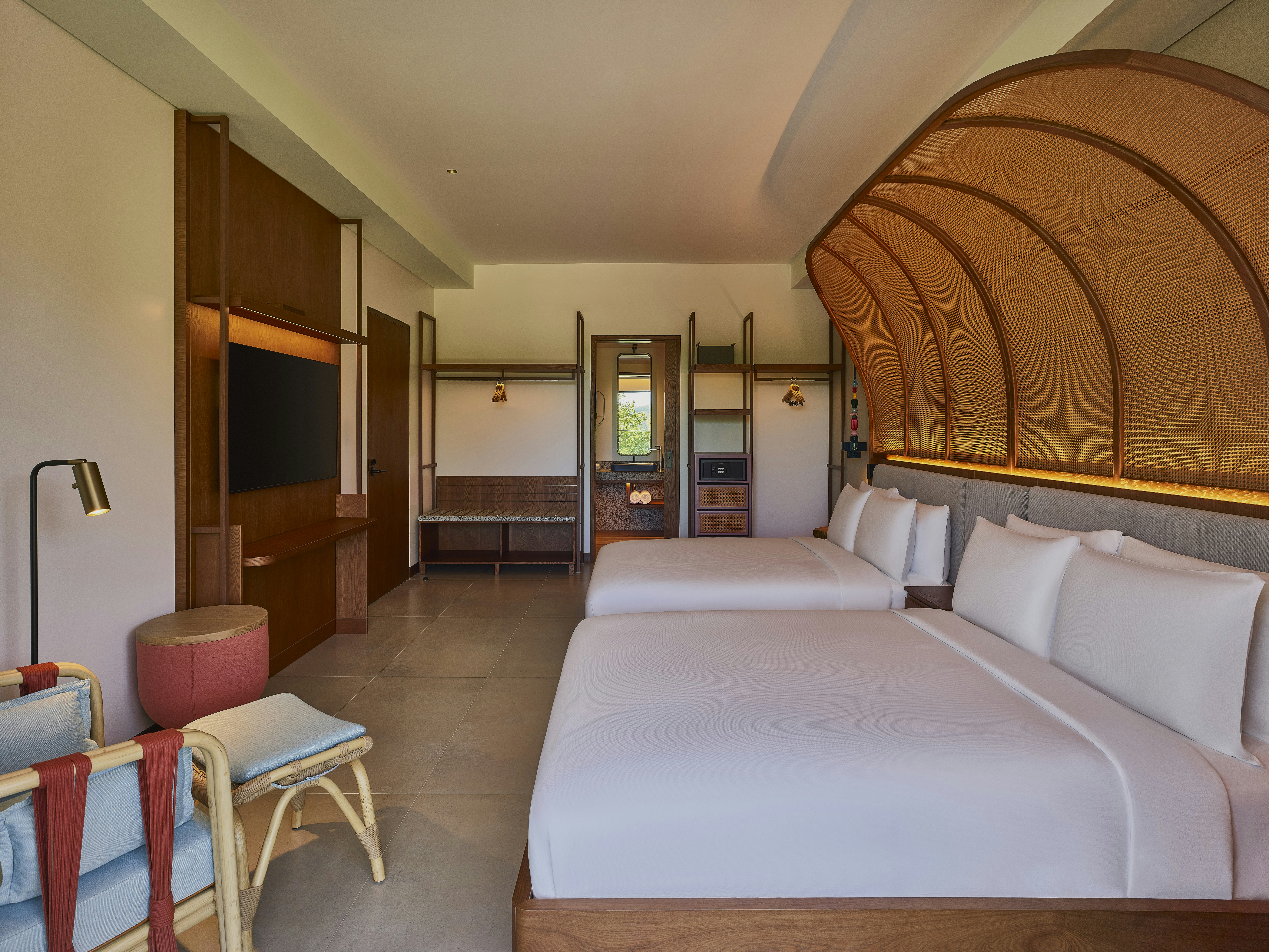CONNECTING, JUNIOR SUITE, FAMILY