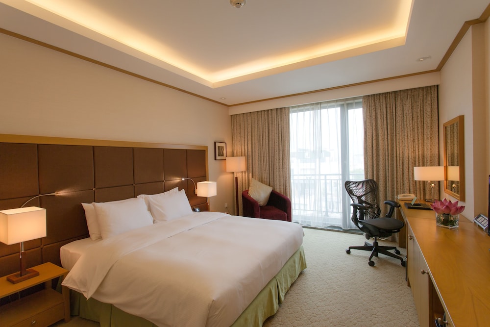 Hilton Garden Inn Hanoi 11/56