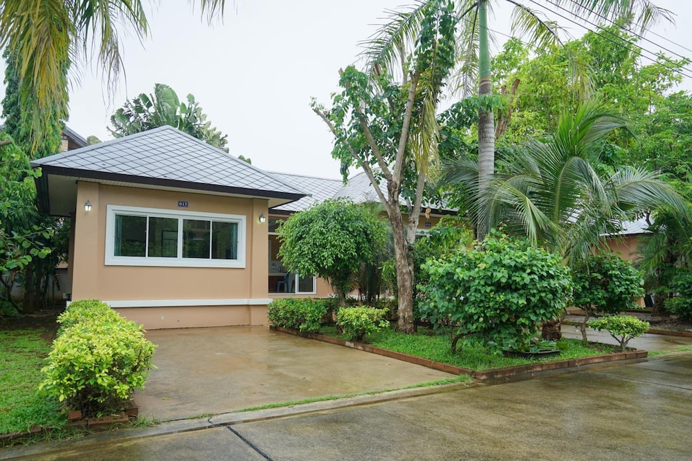 Baan Faa Talaychan Resort 58/65