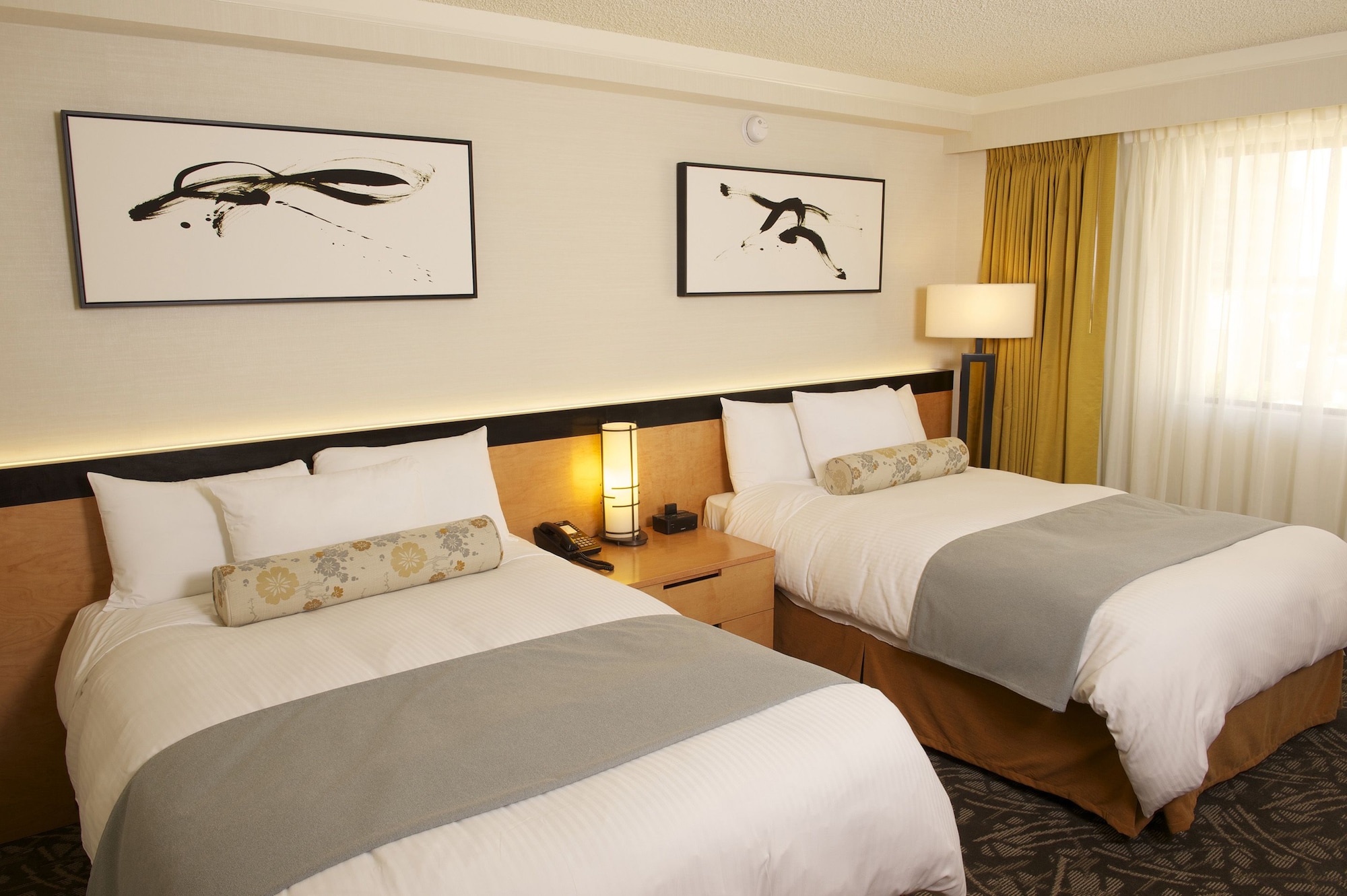EXECUTIVE, 2 DOUBLE BEDS