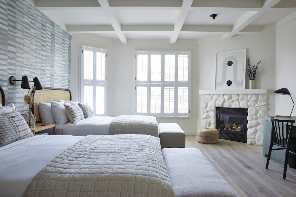 PREMIUM, 2 QUEEN BEDS