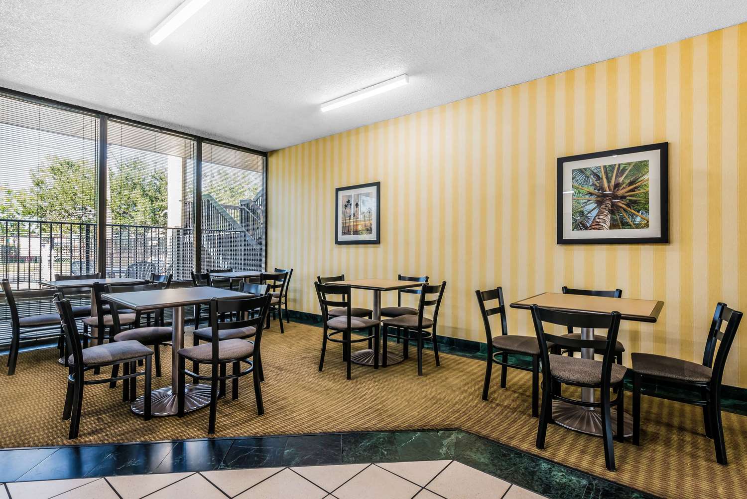 Quality Inn Fort Pierce I-95 24/29