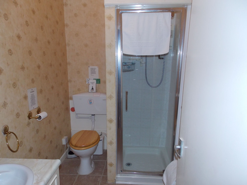 The Darnley Hotel 46/50