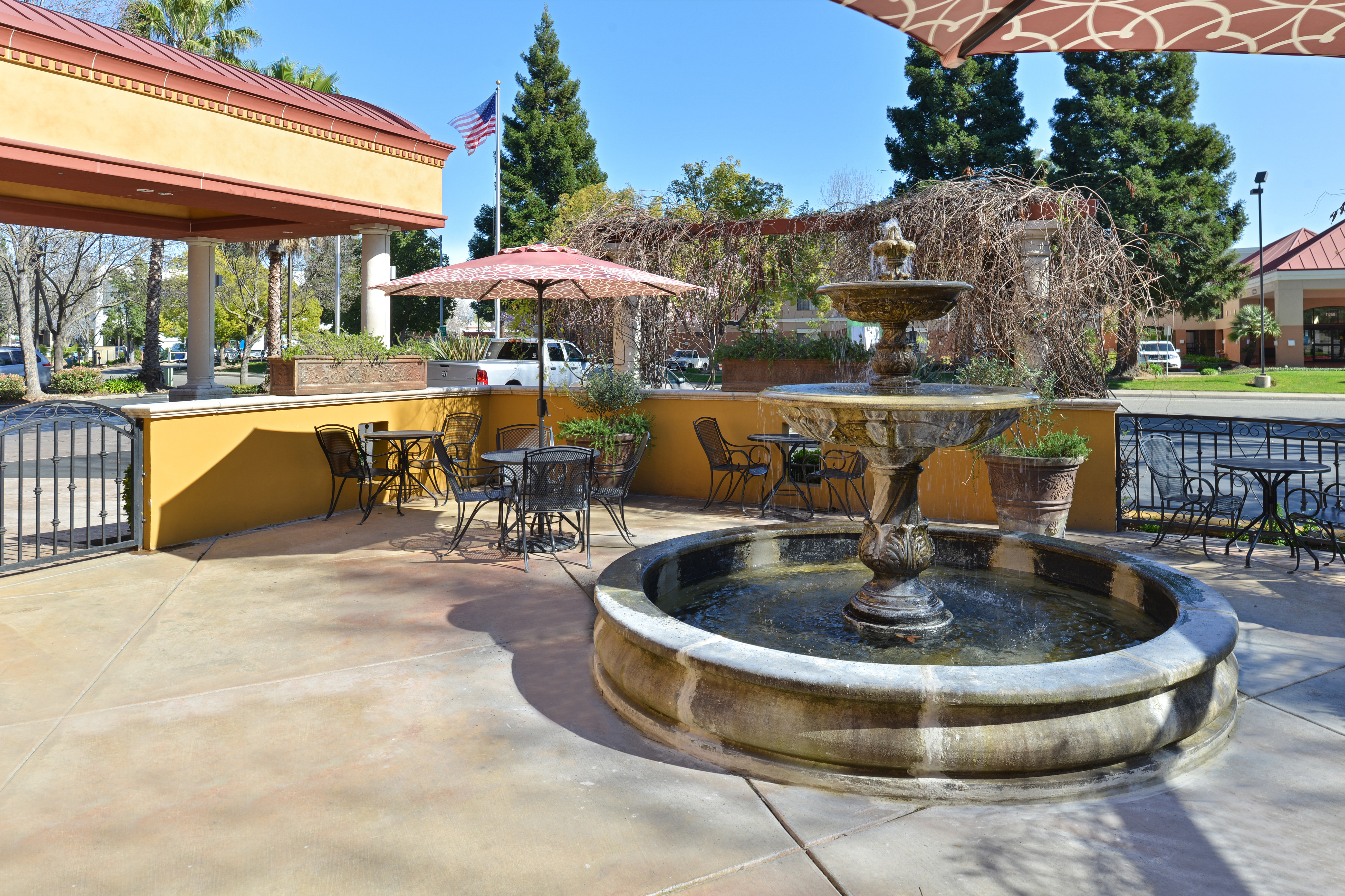 Holiday Inn Sacramento Rancho Cordova 73/77