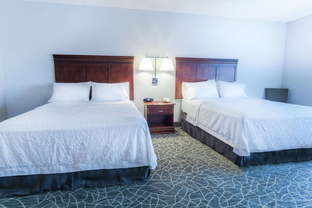 Hampton Inn And Suites Berkshires Lenox 12/59
