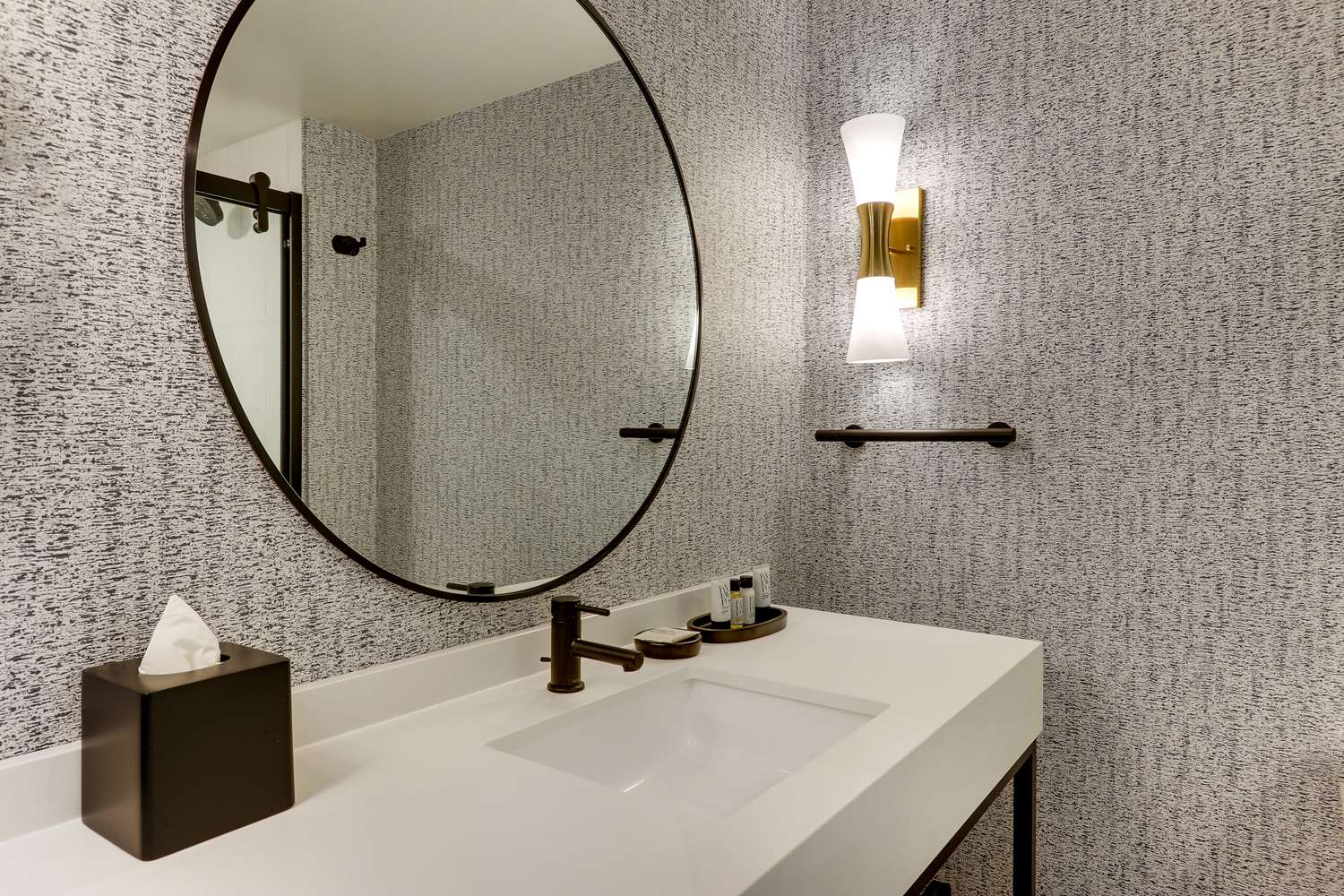 The Chattanoogan Hotel, Curio Collection by Hilton