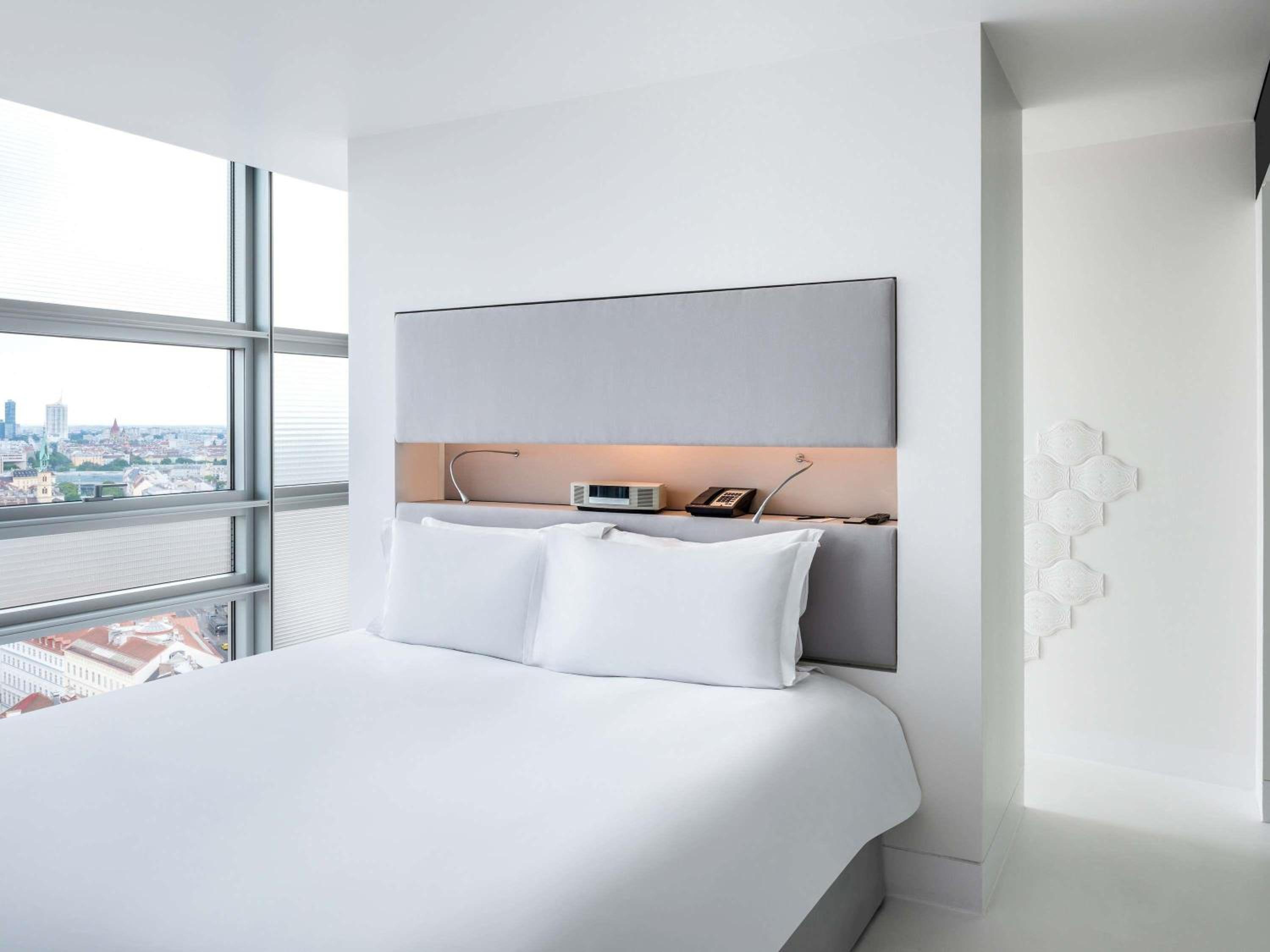 So Studio, King Bed
