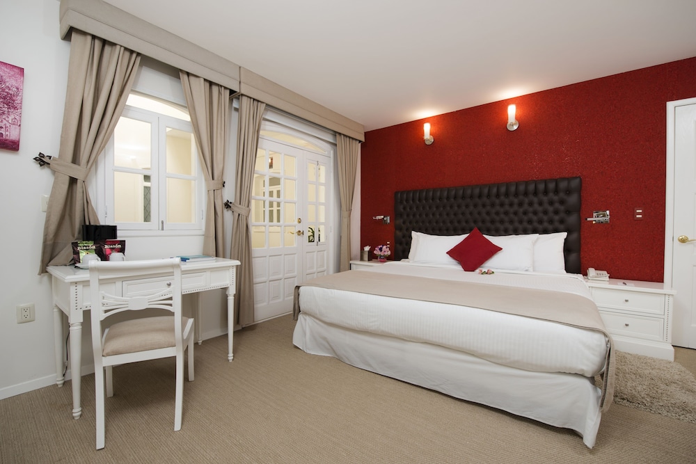 Casa Bonita Hotel and Luxury Residence 12/50