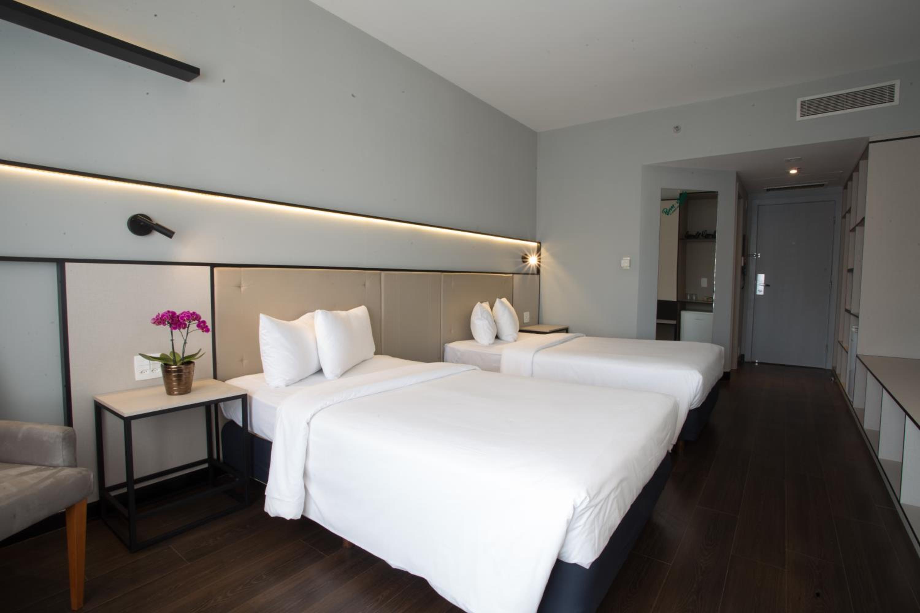 Deluxe, Twin Beds, Transamerica Lagoa dos Ingleses 2/5