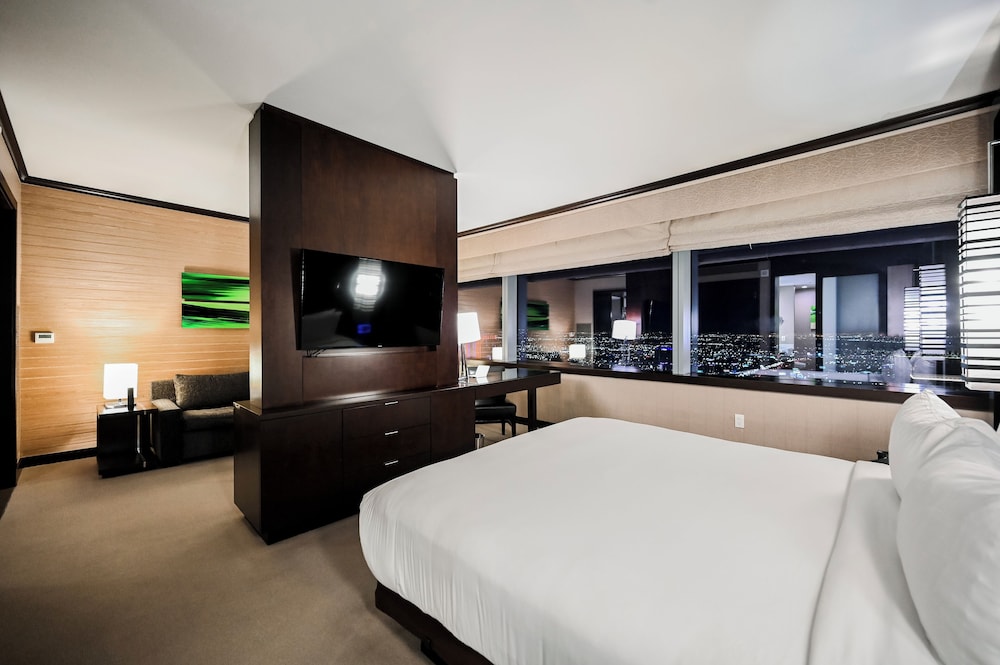 Secret Suites At Vdara 23/50
