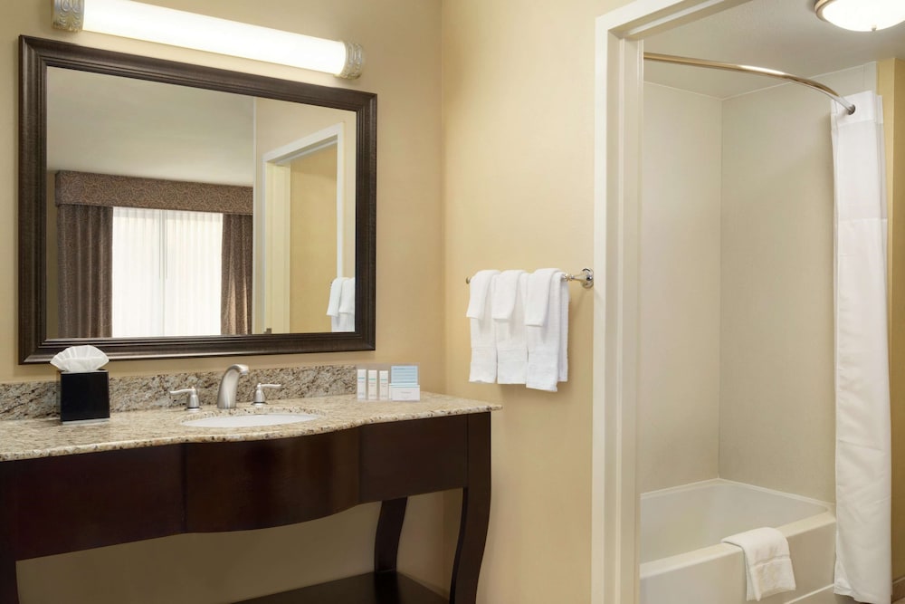 Hampton Inn & Suites Thousand Oaks 27/58
