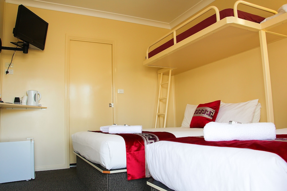 Motel 359 12/40