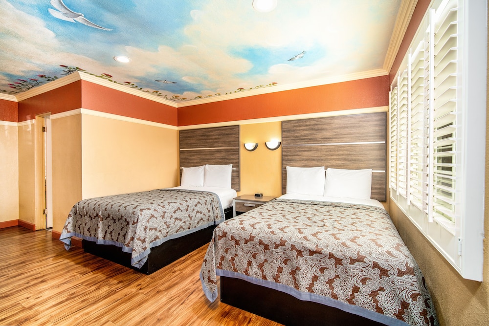 Geneva Motel 10/48